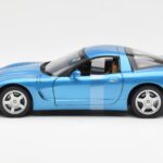 Chevrolet Corvette C5 Bleu Métallique UT Models 1:18 - image 3 of 6