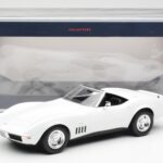 Chevrolet Corvette C3 Cabriolet Can-Am Blanc Norev 1:18 - image 6 of 6