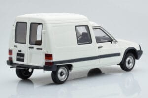 Citroen C15 E Blanc Otto 1:18 OT956B Résine — image 2 sur 6