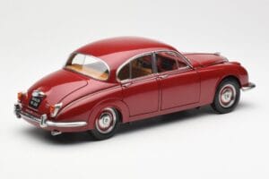 Daimler 250 V8 Rouge Paragon 1:18 PA-98312 Métal — image 3 sur 8