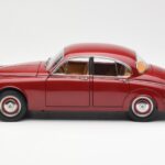 Daimler 250 V8 Rouge Paragon 1:18 - image 4 of 8