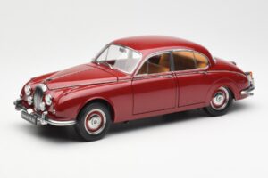 Daimler 250 V8 Rouge Paragon 1:18