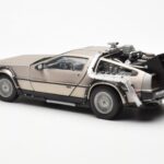 DeLorean DMC-12 Time Machine Back to the Future Argent Sun Star 1:18 - image 4 of 8