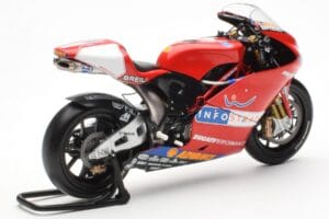 Ducati Desmosedici MotoGP Prova 2002 Minichamps 1:12 122020099 Métal — image 3 sur 4