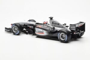 McLaren MP4/17D #6 K. Raikkonen F1 2003 Hot Wheels 1:18 B1650 Métal — image 4 sur 6