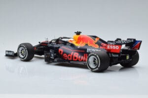 Red Bull Racing RB16B #33 M. Verstappen Abu Dhabi GP F1 World Champion 2021 Minichamps 1:18 110212333 Métal — image 5 sur 6