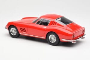 Ferrari 275 GTB Rouge CMR 1:18 CMR033 Métal — image 5 sur 6