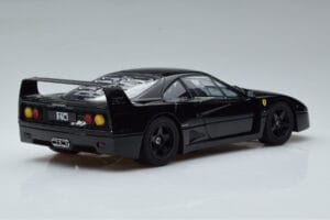 Ferrari F40 Lightweight Noir Kyosho 1:18 08412BK Métal — image 3 sur 12