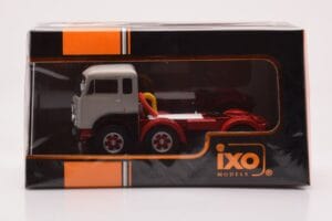Fiat 690 T1 Blanc IXO 1:43 TR176 Métal — image 4 sur 4