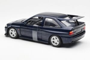 Ford Escort RS Cosworth Bleu Metallic UT Models 1:18 180082101-R1 Métal — image 4 sur 6