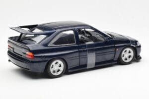 Ford Escort RS Cosworth Bleu Metallic UT Models 1:18 180082101-R1 Métal — image 5 sur 6