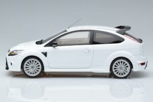 Ford Focus RS Mk2 Blanc Otto 1:18 OT977 Résine — image 3 sur 6