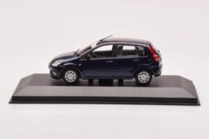 Ford Fusion Bleu Minichamps 1:43
