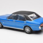 Ford Granada Mk1 Bleu Métallisé Noir Mat MCG 1:18 - image 5 of 6