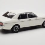 Ford Granada Mk1 Blanc MCG 1:18 - image 2 of 6