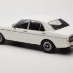Ford Granada Mk1 Blanc MCG 1:18 - image 5 of 6