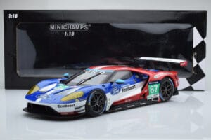 Ford GT Chip Ganassi Racing UK #67 M. Franchitti / A. Priaulx / H. Tincknell 24 Hours of Le Mans 2016 Minichamps 1:18 1551686 — image 6 sur 6