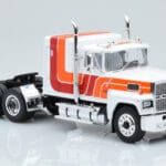 Ford LTL 9000 Blanc Rouge Orange IXO 1:43 - image 3 of 5