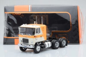 GMC Astro 95 Beige Blanc IXO 1:43 TR167 Métal — image 5 sur 5