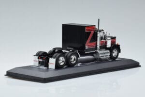GMC General Rouge Noir IXO 1:43 TR102 Métal — image 2 sur 6