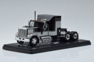 GMC General Argent Noir IXO 1:43 TR117