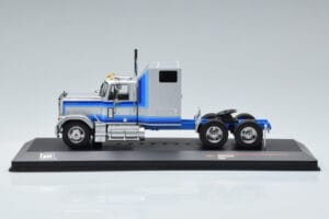 GMC General Argent IXO 1:43 TR079 Métal — image 3 sur 6