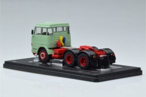 Henschel HS 19 TS Vert IXO 1:43 TR151 Métal — image 5 sur 6
