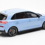 Hyundai i30 N Bleu Clair Otto 1:18 - image 2 of 6