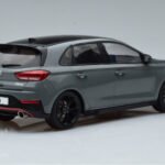 Hyundai i30 N PD Gris Ombre MCG 1:18 - image 2 of 6