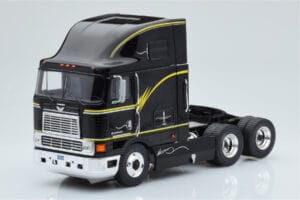 International Eagle Cabover Noir IXO 1:43
