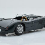 Jaguar C-Type Vert AUTOart 1:18 - image 4 of 8