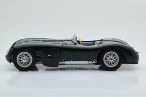 Jaguar C-Type Vert AUTOart 1:18 73500 Métal — image 5 sur 8