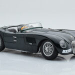 Jaguar C-Type Vert AUTOart 1:18 - image 6 of 8
