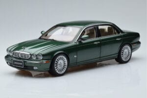 Jaguar XJ6 X350 Racing Vert Almost Real 1:18 810502