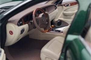 Jaguar XJ6 X350 Racing Vert Almost Real 1:18 810502 Métal — image 8 sur 13