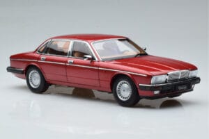 Jaguar XJ6 XJ40 Flamenco Rouge Almost Real 1:18 810541 Métal — image 6 sur 11