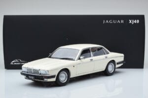 Jaguar XJ6 XJ40 Glacier Blanc Almost Real 1:18 810542 Métal — image 11 sur 11