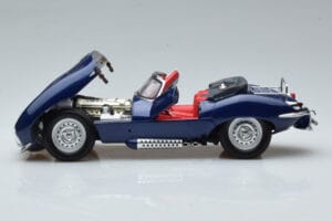 Jaguar XKSS Bleu AUTOart 1:18 73510 Métal — image 4 sur 9