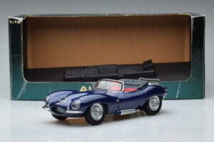 Jaguar XKSS Bleu AUTOart 1:18 73510 Métal — image 9 sur 9