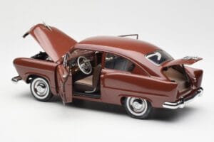 Kaiser Henry J Caribbean Coral Metallic Sun Star 1:18 5101 Métal — image 5 sur 8