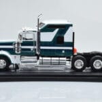 Kenworth W900 Vert Blanc IXO 1:43 - image 3 of 6