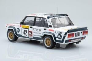 Lada 2105 VFTS #42 S. Brundza Rally 1000 Lakes 1984 IXO 1:18 18RMC146 Métal — image 5 sur 6