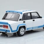 Lada 2105 VFTS Blanc IXO 1:18 - image 2 of 6