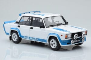 Lada 2105 VFTS Blanc IXO 1:18 18CMC144 Métal — image 4 sur 6