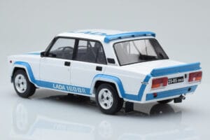 Lada 2105 VFTS Blanc IXO 1:18 18CMC144 Métal — image 5 sur 6