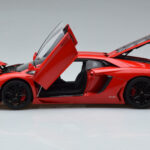 Lamborghini Aventador LP700-4 Andromeda Rouge AUTOart 1:18 - image 4 of 10