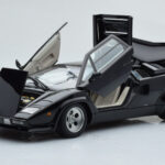 Lamborghini Countach LP5000S Noir AUTOart 1:18 - image 2 of 10