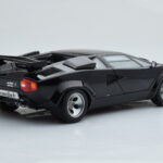 Lamborghini Countach LP5000S Noir AUTOart 1:18 - image 4 of 10