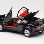 Lamborghini Countach LP 5000 Quattrovalvole Noir Kyosho 1:18 - image 5 of 8
