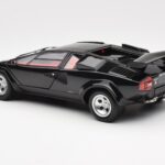 Lamborghini Countach LP 5000 Quattrovalvole Noir Kyosho 1:18 - image 7 of 8